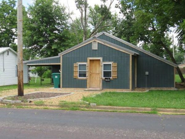 731 W North Street , Mountain Grove, MO 65711