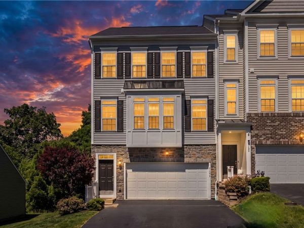 2153 Shawnee Dr , Washington, PA 15301