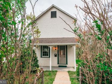 30 S CALHOUN STREET , WARRENTON, VA 20186