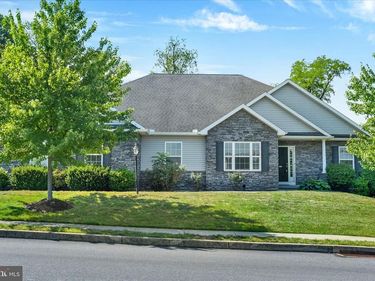 807 GENEVIEVE DRIVE, MECHANICSBURG, PA 17055