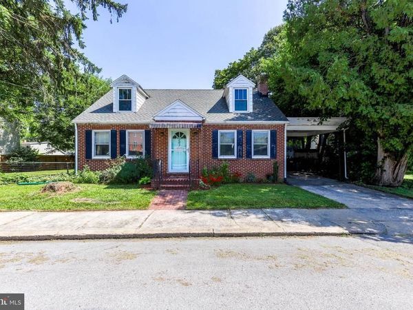 287 COLLEGE AVENUE, CHAMBERSBURG, PA 17201