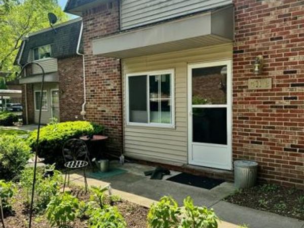 511 Longshore Drive , Ann Arbor, MI 48105