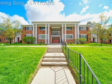 525 Fairbrook Street, Northville, MI 48167