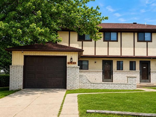 27085 Campau Lane, Harrison Twp, MI 48045