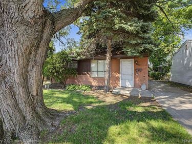 2766 Margaret Street, Melvindale, MI 48122