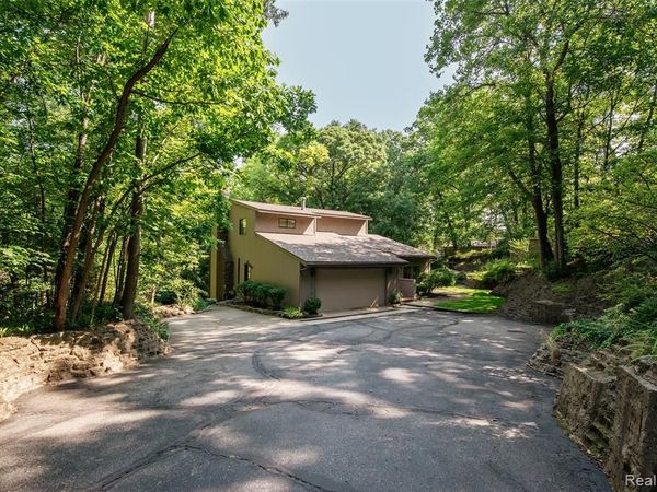 8878 Minne Wanna Road, Independence Twp, MI 48348