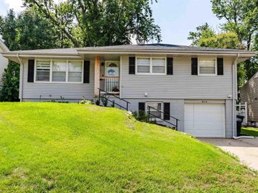 8215 Franklin Street, Omaha, NE 68114