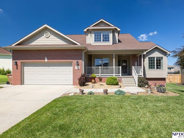 4801 Landsberry Lane, Lincoln, NE 68516
