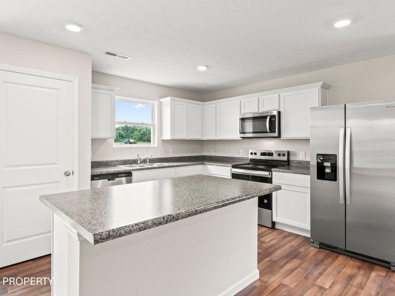 5886 Scarlet Birch Drive, Canal Winchester, OH 43110 Photo 8