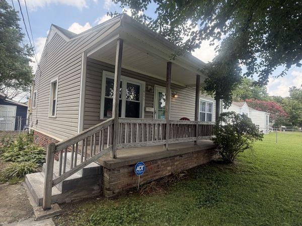 406 Crestview Dr , Hopkinsville, KY 42240