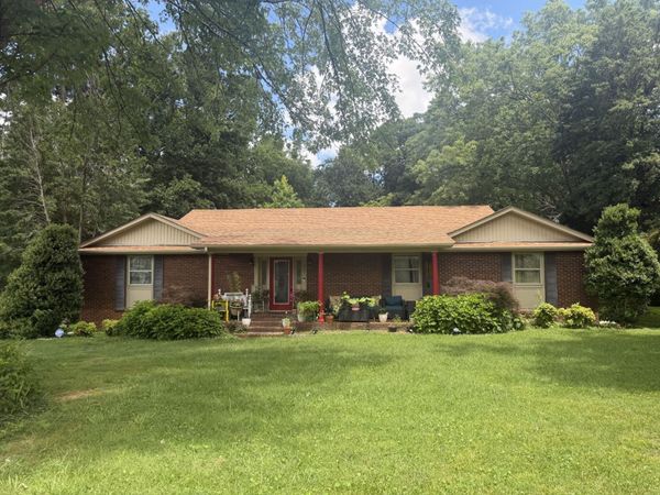 1001 Due West Cir , Lafayette, TN 37083