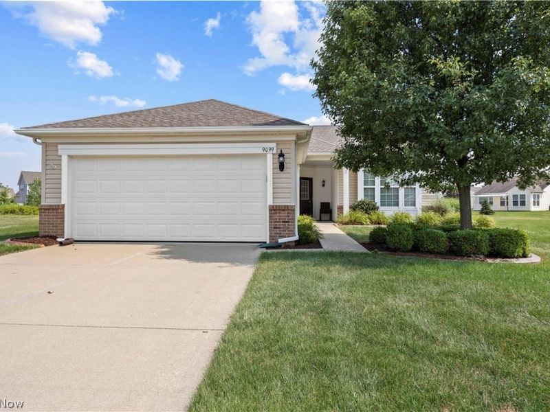 9099 Vernon Hill , North Ridgeville, OH 44039 Photo 2