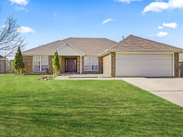 814 Colley Street , Lowell, AR 72745