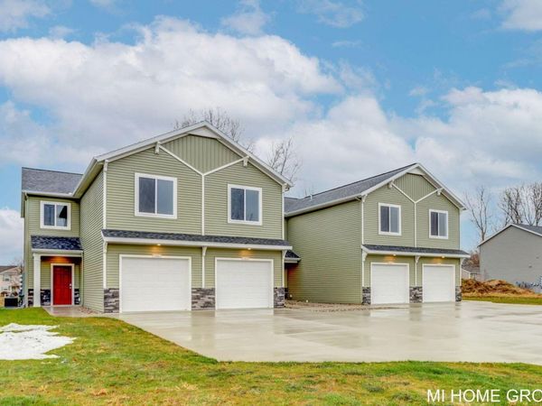13678 Signature Drive, Holland, MI 49424