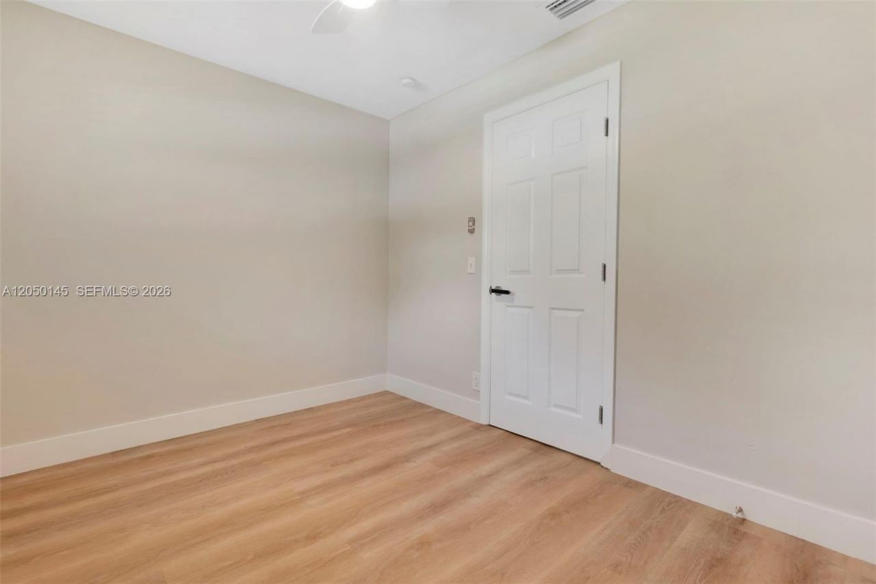 702 NW 18th St , Unit 1-2, Fort Lauderdale, FL 33311 Photo