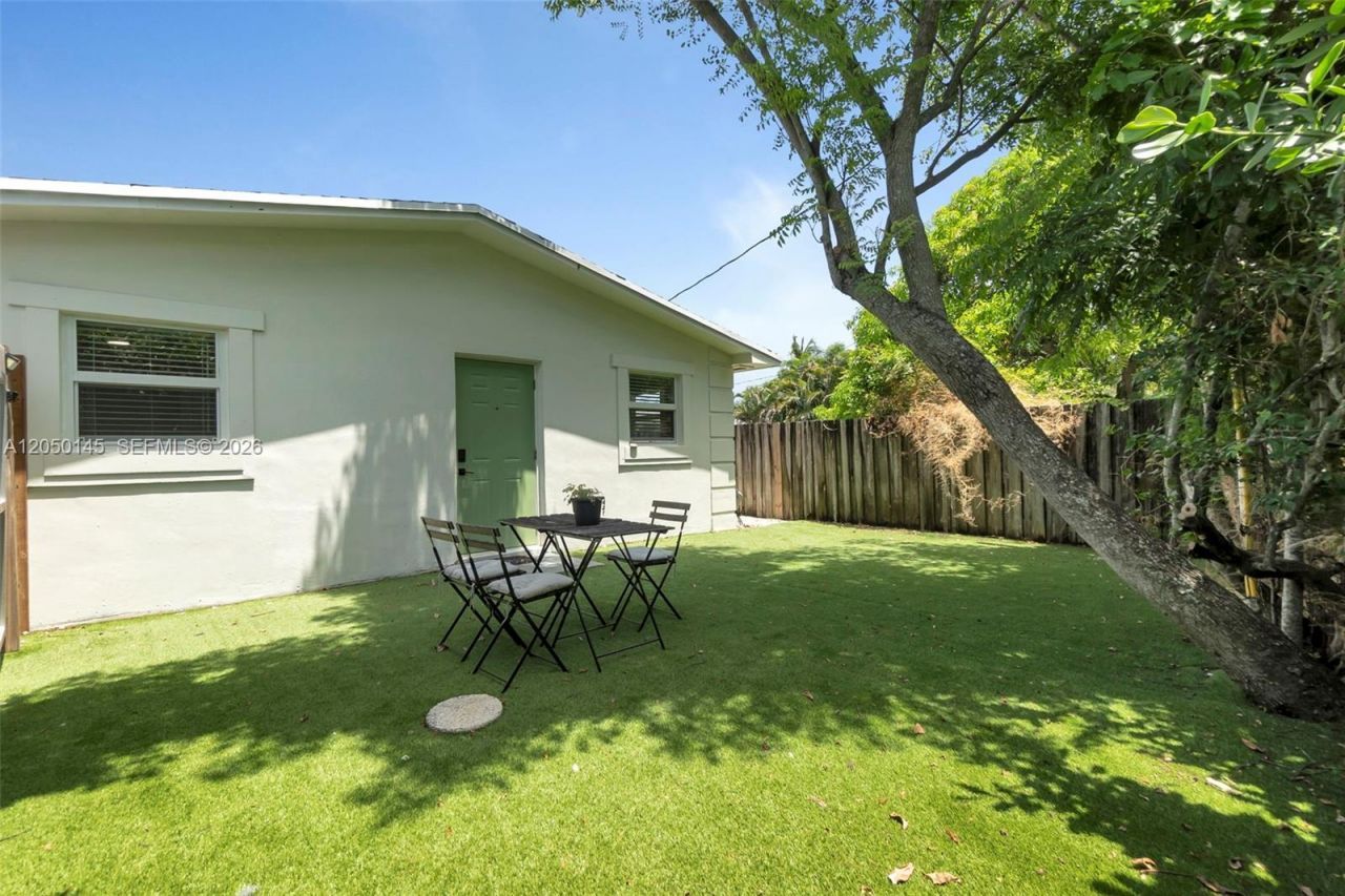 702 NW 18th St , Unit 1-2, Fort Lauderdale, FL 33311 Photo