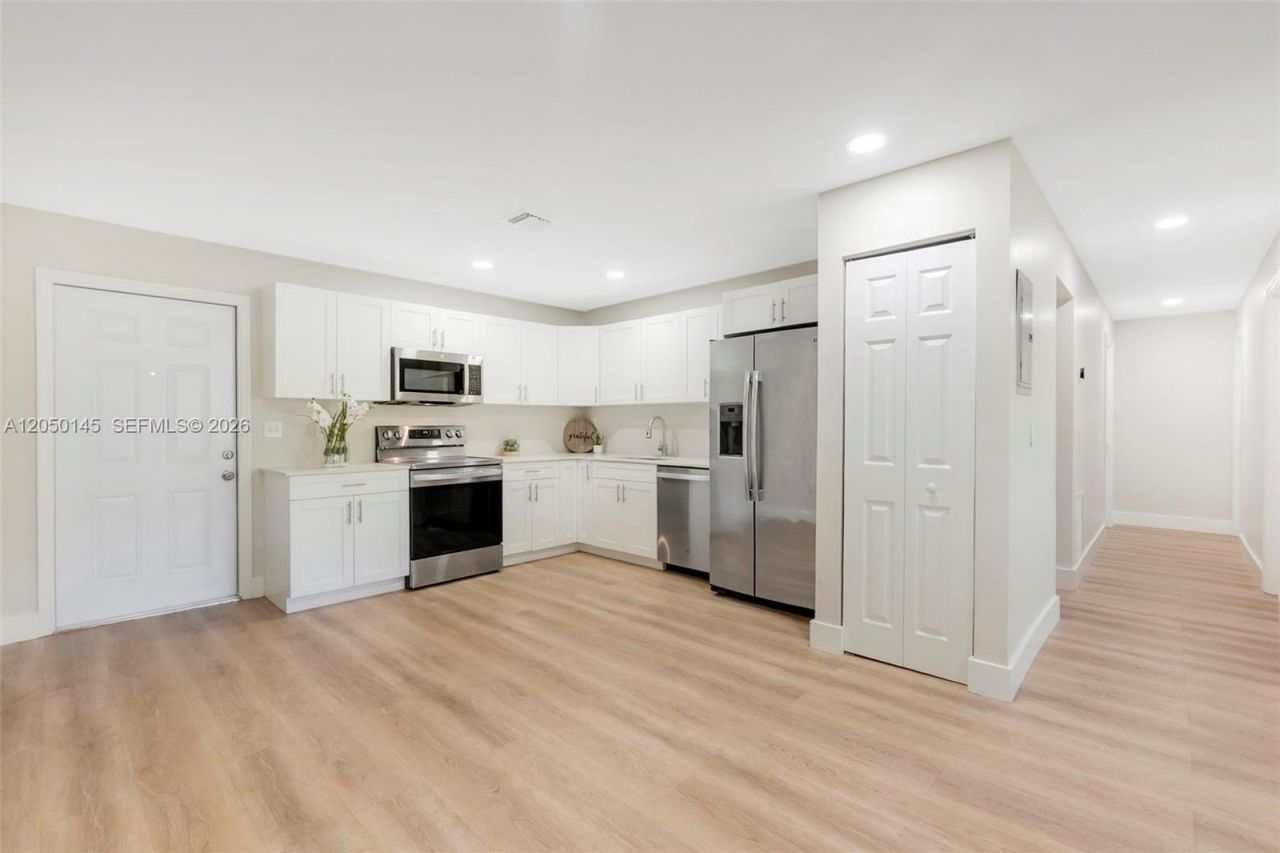 702 NW 18th St , Unit 1-2, Fort Lauderdale, FL 33311 Photo