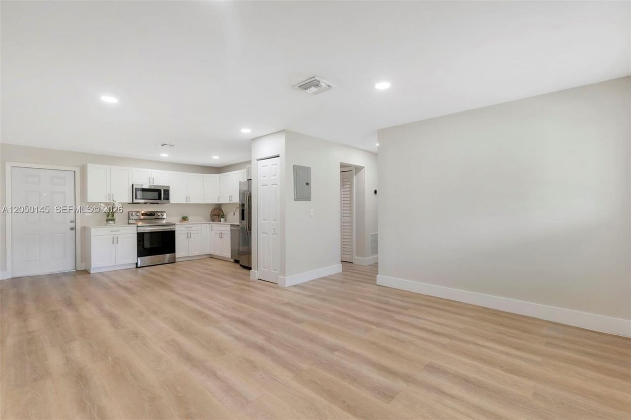 702 NW 18th St , Unit 1-2, Fort Lauderdale, FL 33311 Photo