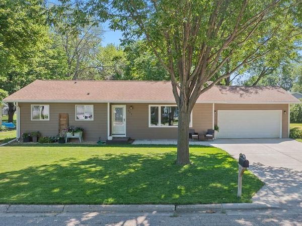 901 Columbine Drive , Marshall, MN 56258