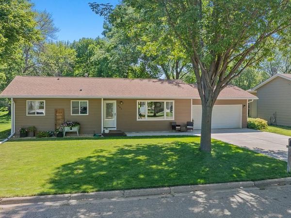 901 Columbine Drive, Marshall, MN 56258