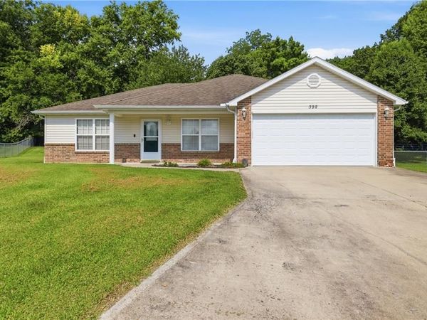 392 Hazelwood Drive, Warrensburg, MO 64093