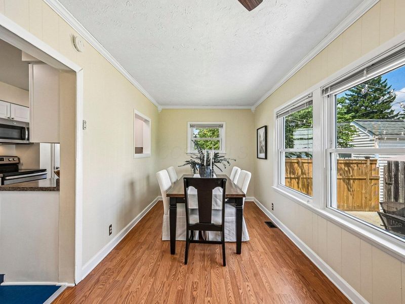 484 E Jeffrey Place, Columbus, OH 43214 Photo 9