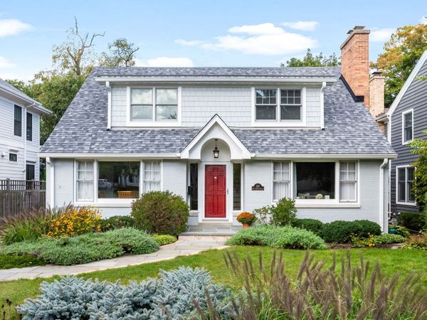 222 E Center Avenue , Lake Bluff, IL 60044