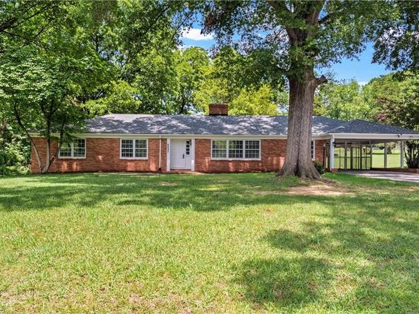 6645 Springfield Drive, Clemmons, NC 27012