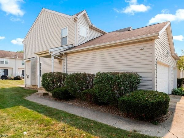 107 Meander Lane , Elyria, OH 44035
