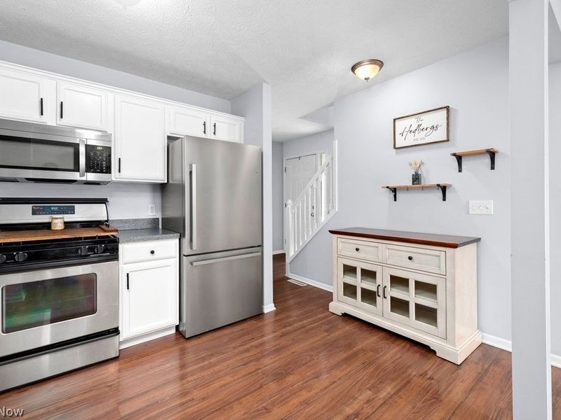 107 Meander Lane, Elyria, OH 44035 Photo 8
