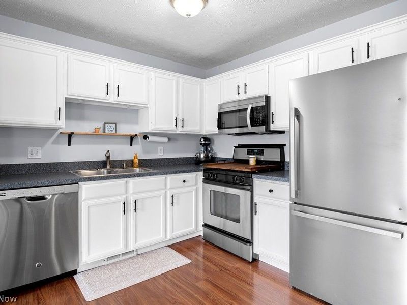 107 Meander Lane, Elyria, OH 44035 Photo 9