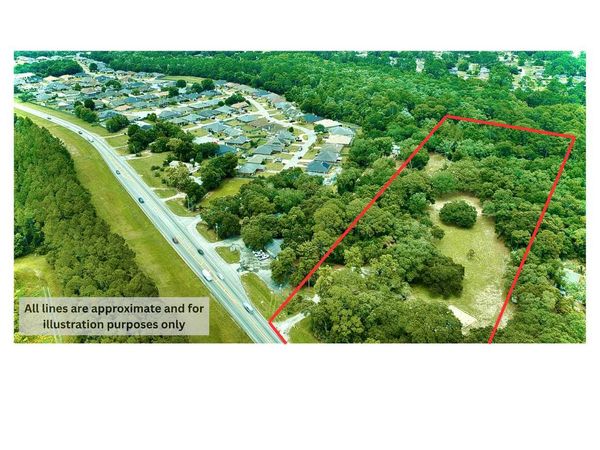 1786 N Blue Angel Pkwy, Pensacola, FL 32506