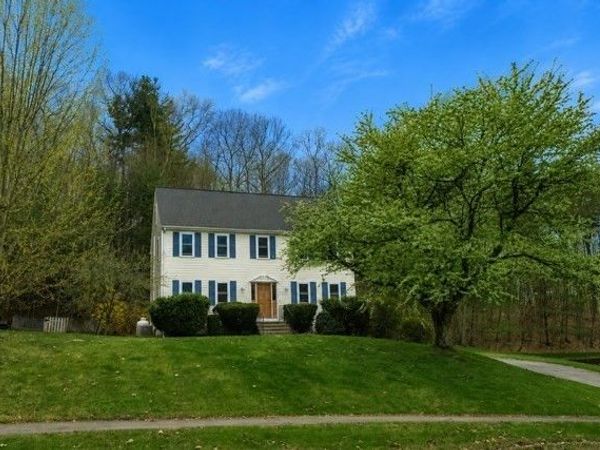 32 Hastings Dr., Northbridge, MA 01588