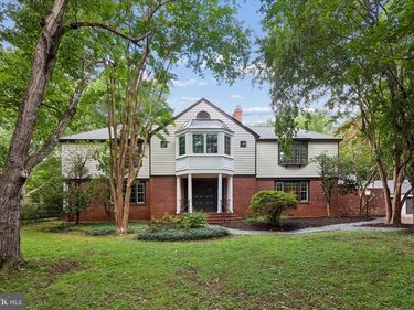 110 THE COLONY, WILLIAMSBURG, VA 23185