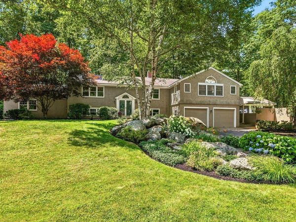 6 Millstream Drive, Exeter, NH 03833