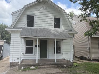 1128 SUMMER Street, Pekin, IL 61554