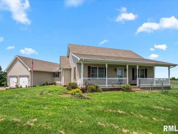 8755 E MAIN Street, Williamsville, IL 62693