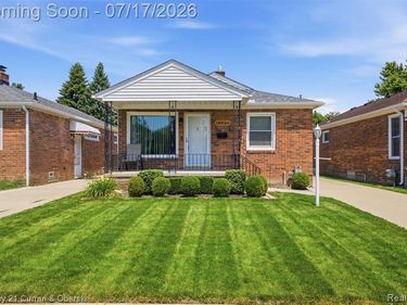 15924 Hanover Avenue, Allen Park, MI 48101