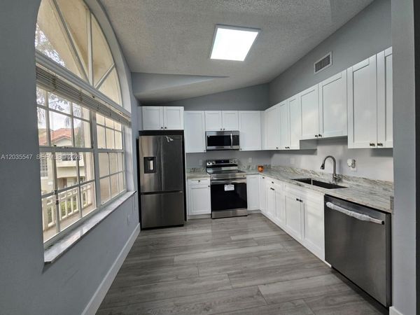10823 NW 3rd Ct , Unit B12U, Pembroke Pines, FL 33026