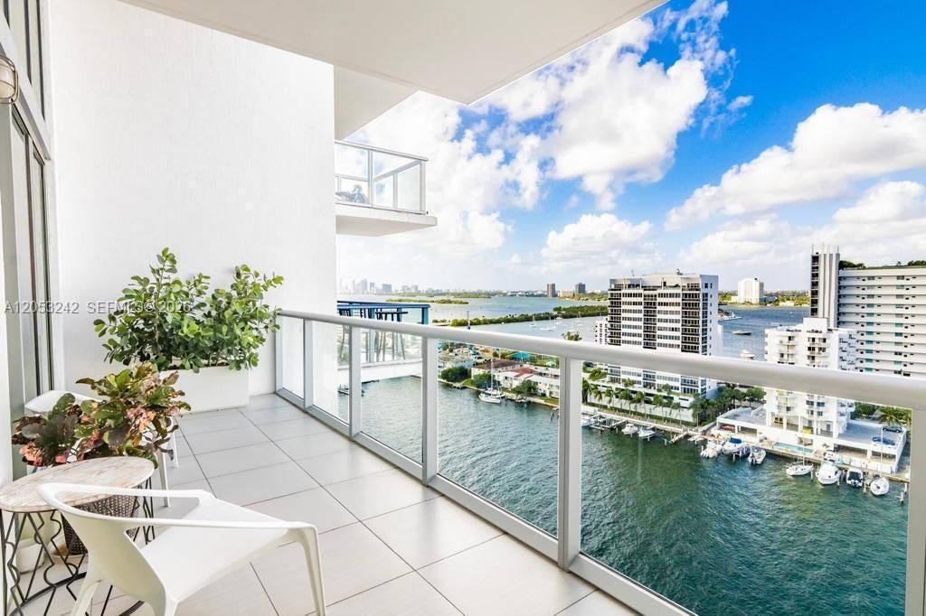 7928 East Dr, Unit 1604 + DEN, North Bay Village, FL 33141 Photo