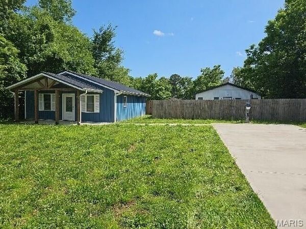 200 Missouri Avenue, St James, MO 65559