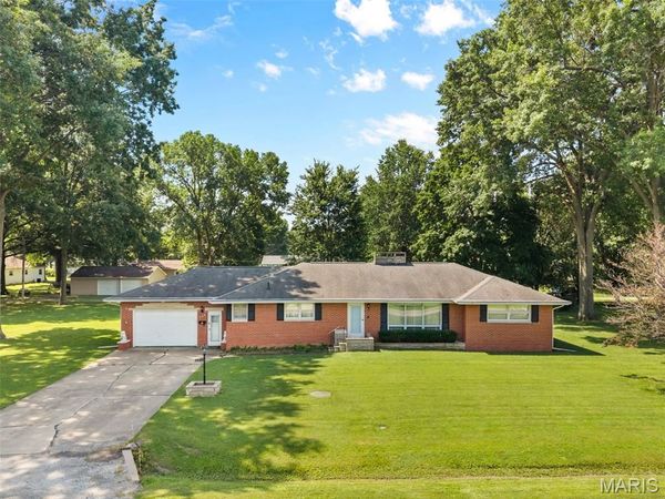 606 E 2nd South Street, Mount Olive, IL 62069