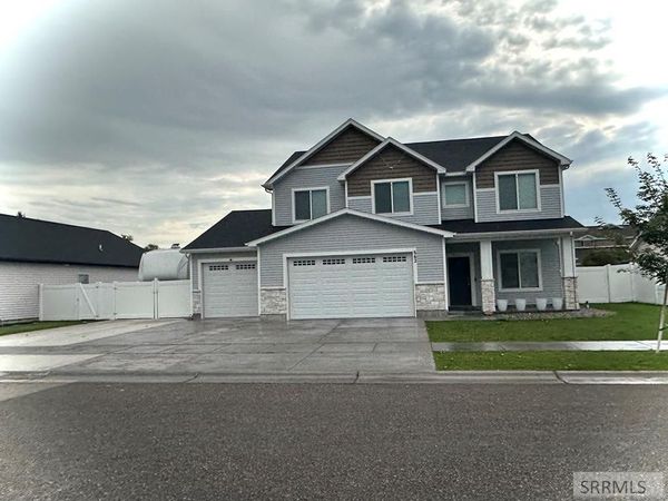 662 S 2100 W, REXBURG, ID 83440