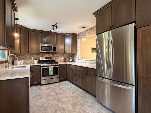 6911 Ticonderoga Trail, Eden Prairie, MN 55346