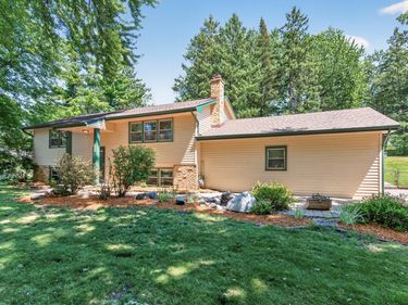 6911 Ticonderoga Trail, Eden Prairie, MN 55346
