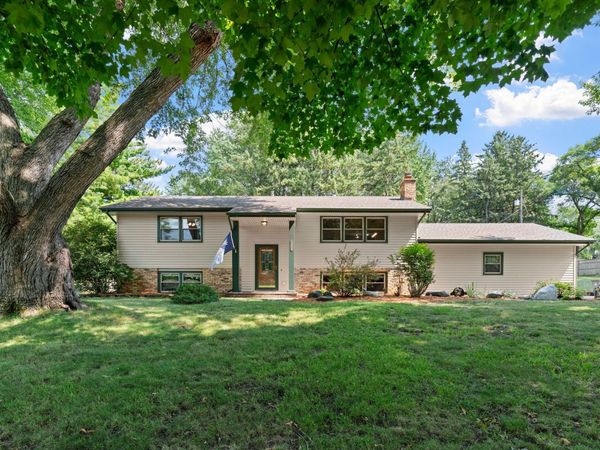 6911 Ticonderoga Trail, Eden Prairie, MN 55346