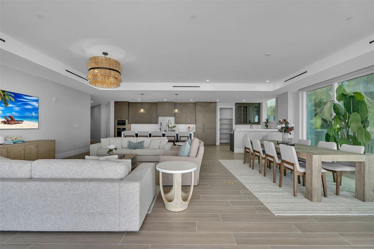 70 Avenida Veneccia, Unit 201, Sarasota, FL 34242 Photo