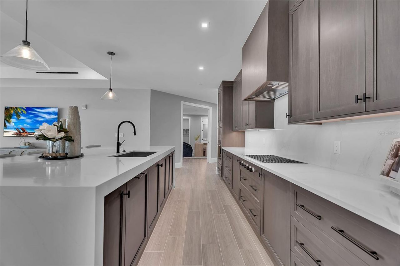 70 Avenida Veneccia, Unit 201, Sarasota, FL 34242 Photo