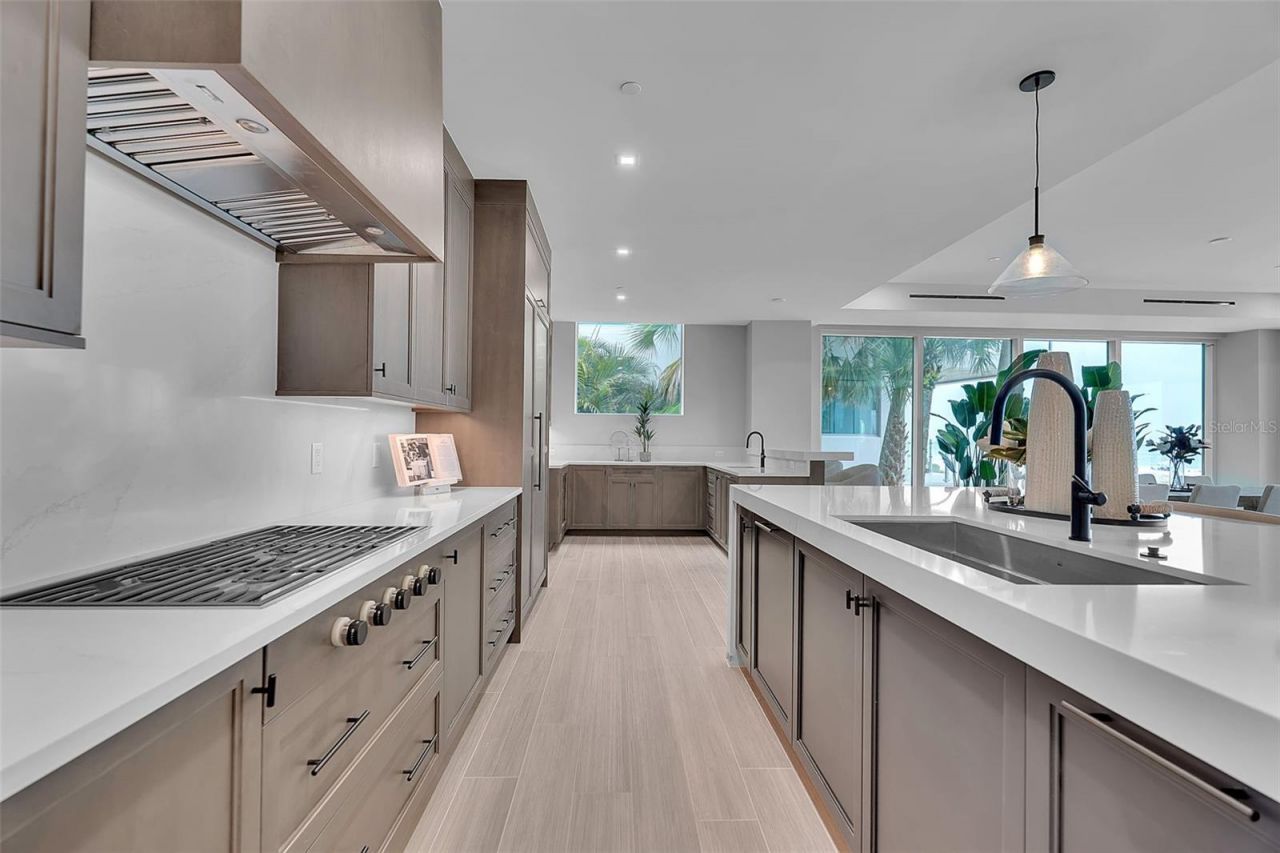 70 Avenida Veneccia, Unit 201, Sarasota, FL 34242 Photo