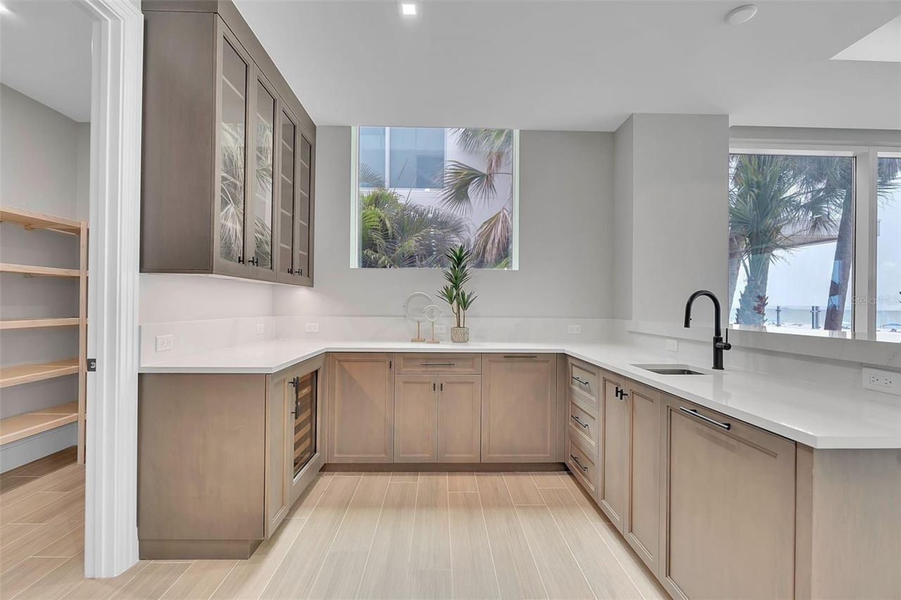 70 Avenida Veneccia, Unit 201, Sarasota, FL 34242 Photo
